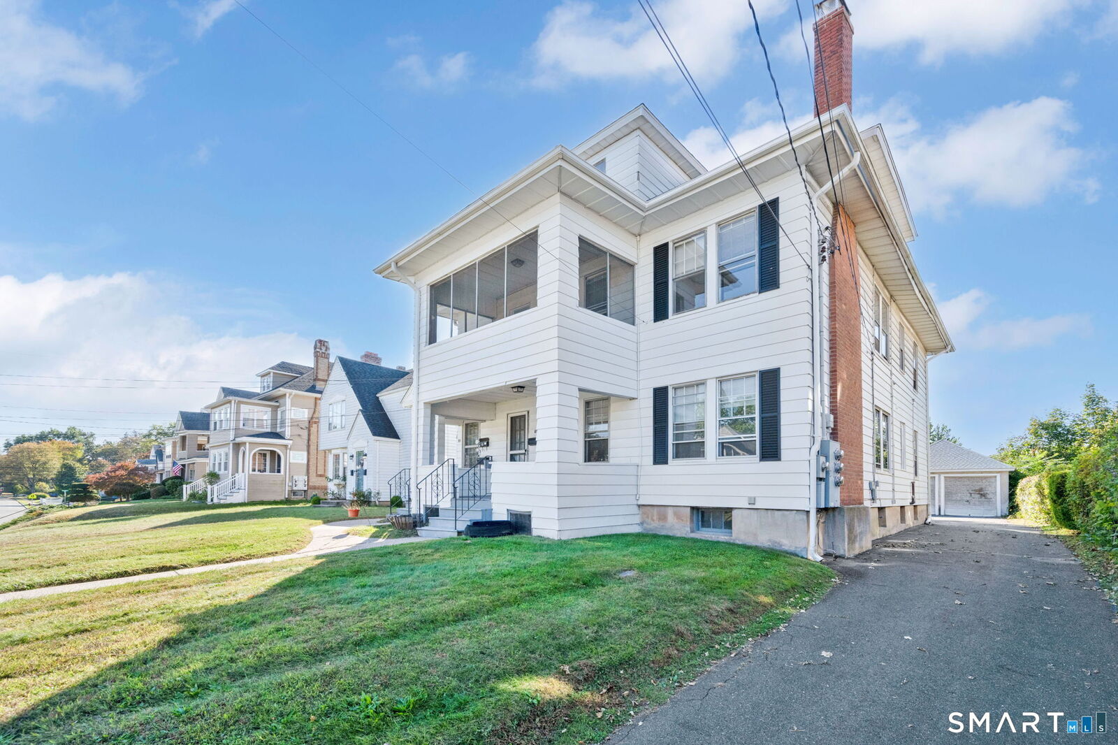 Property Photo:  89 Maplewood Avenue  CT 06119 