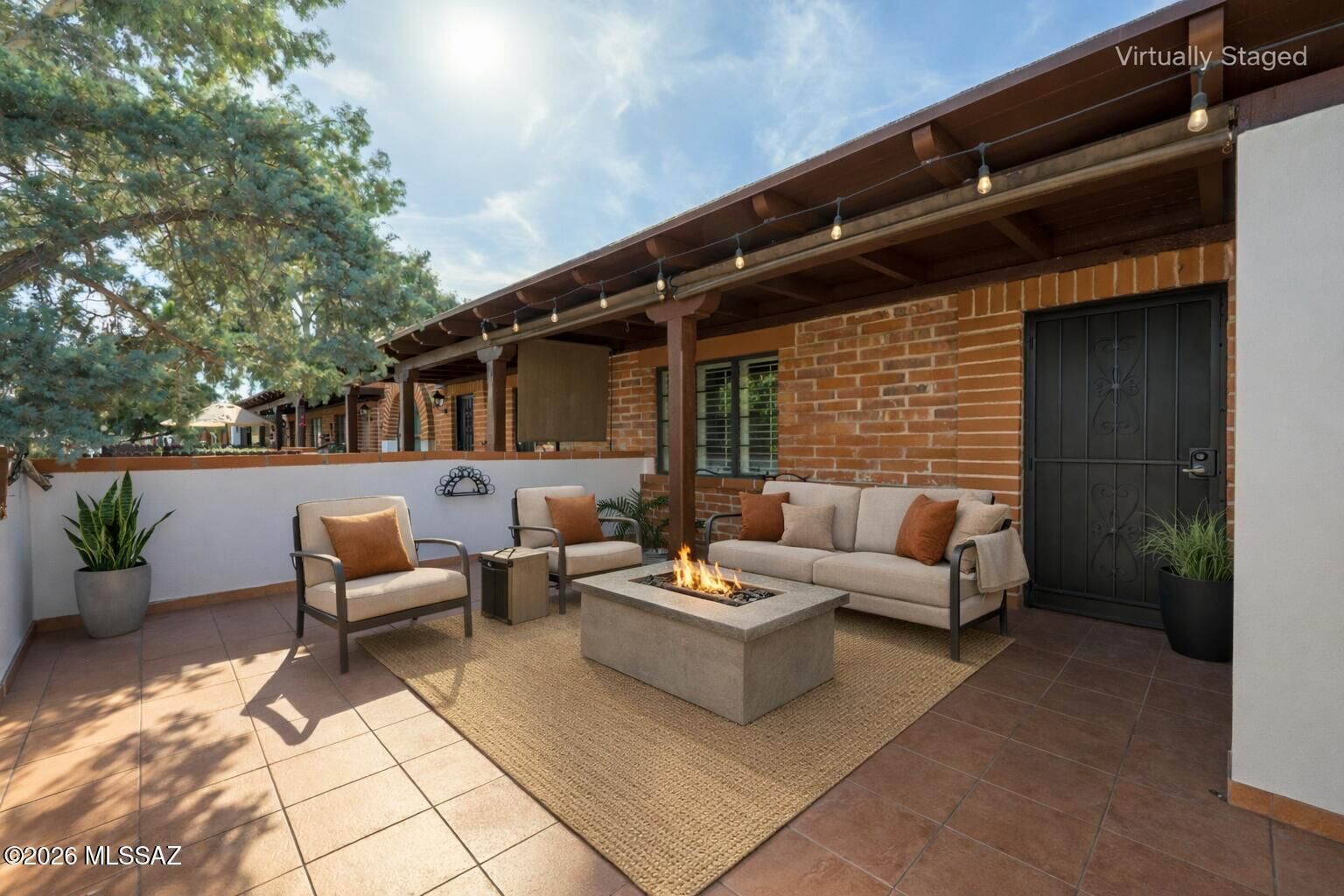 Property Photo: 328 S Paseo Pena D AZ 85614