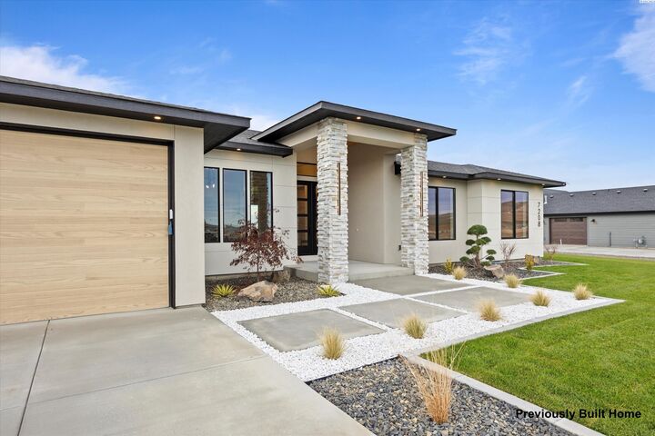 Property Photo:  12407 Furlong Ln  WA 99338 