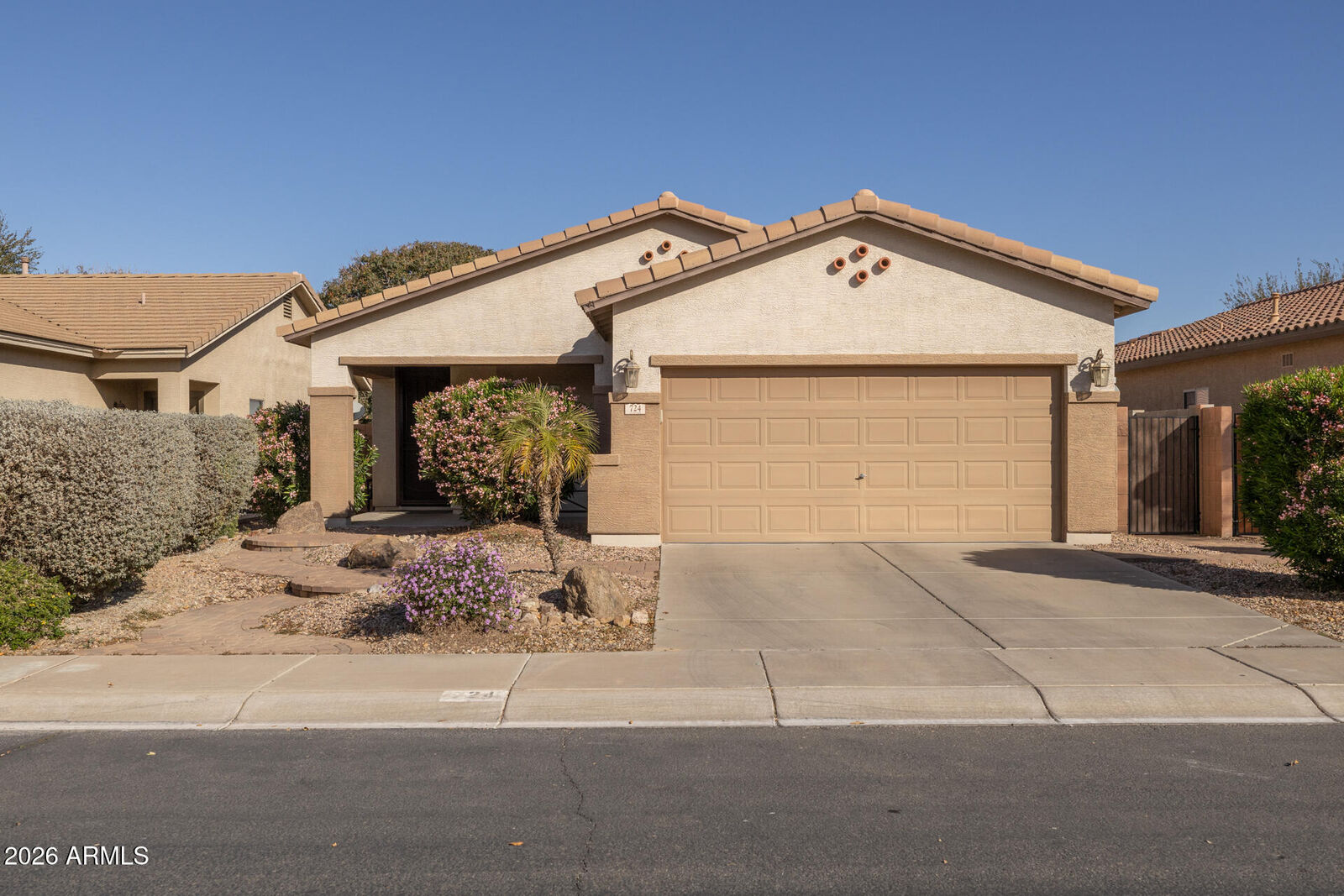 Property Photo:  724 W Trellis Road  AZ 85140 