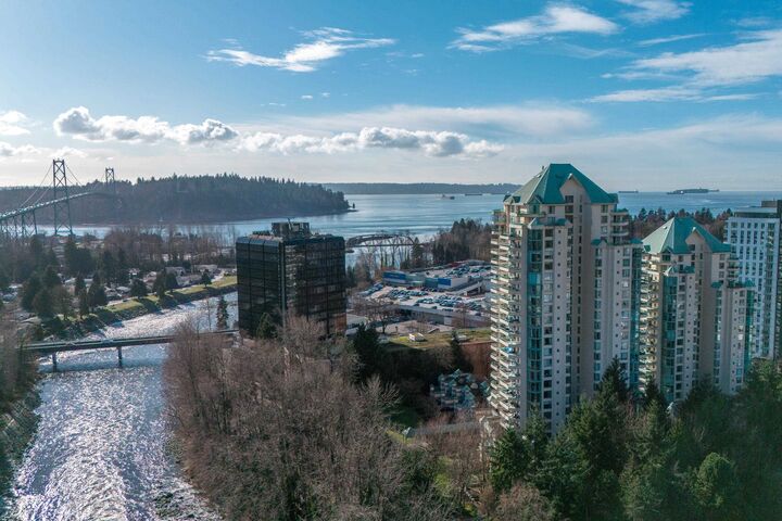 Property Photo: 338 Taylor Way 15B BC V7T 2Y1