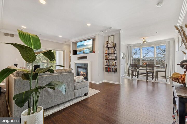 Property Photo:  43302 Marymount Terrace 203  VA 20147 