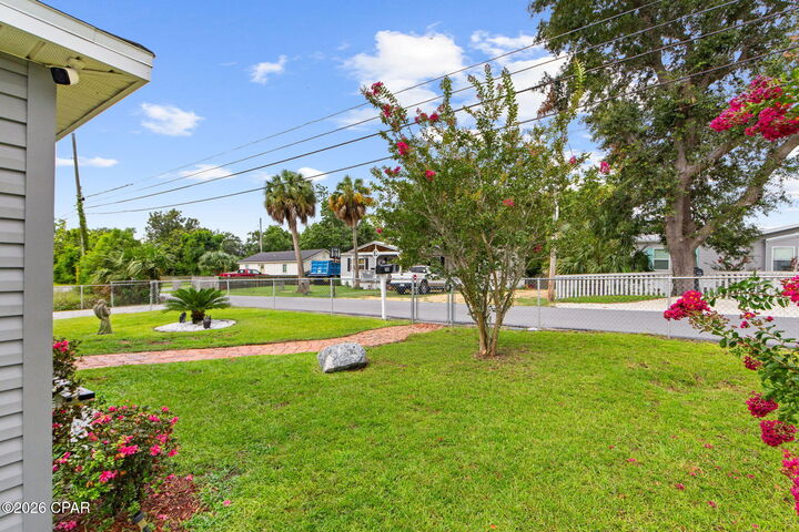 Property Photo:  208 Claire Avenue  FL 32401 
