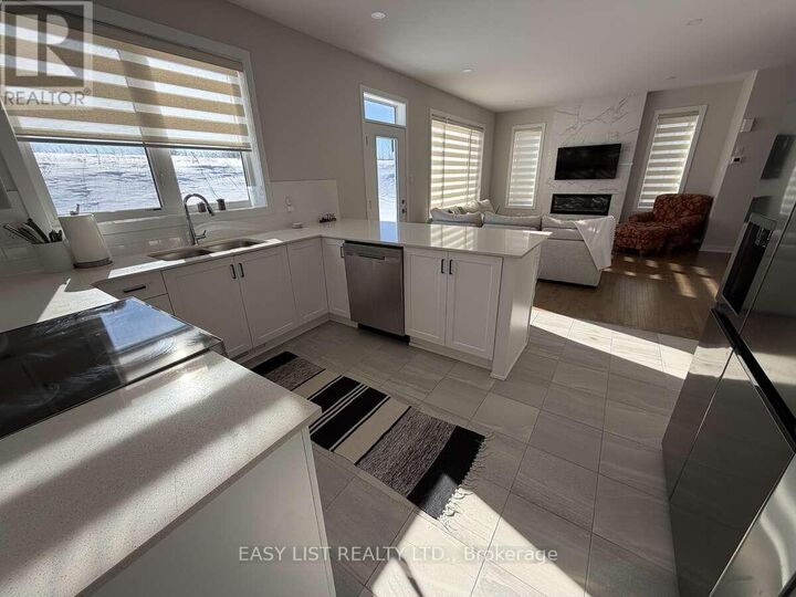 Property Photo: 776 Eminence Street ON K2J 6X6