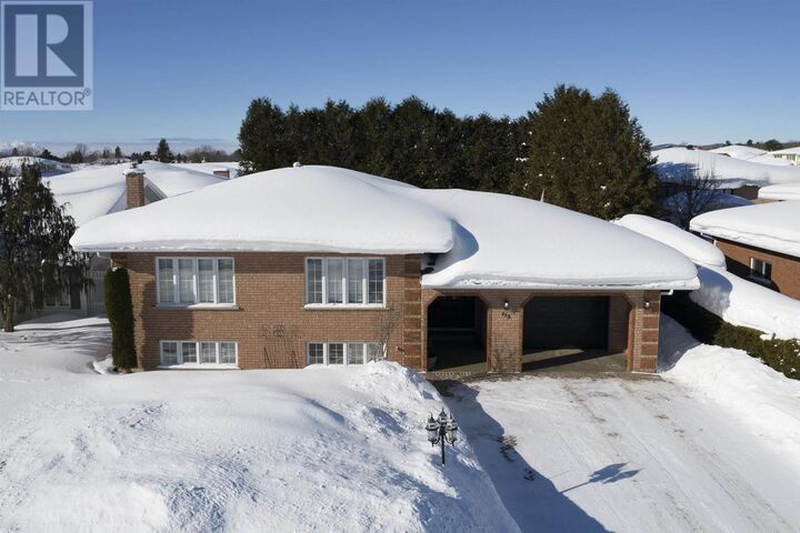 Property Photo:  113 Bitonti Cres  ON P6C 6B6 