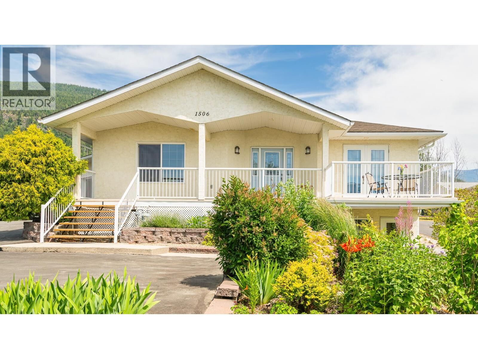 Property Photo:  1506 1st Avenue Northwest  BC V0B 1G6 