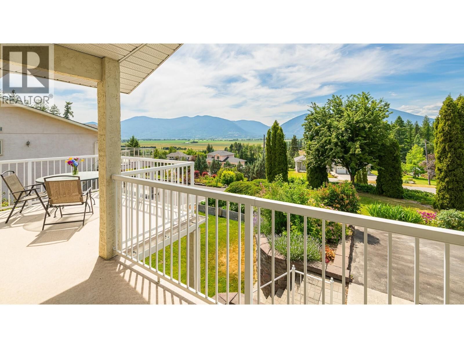 Photo de la propriété:  1506 1st Avenue Northwest  BC V0B 1G6 