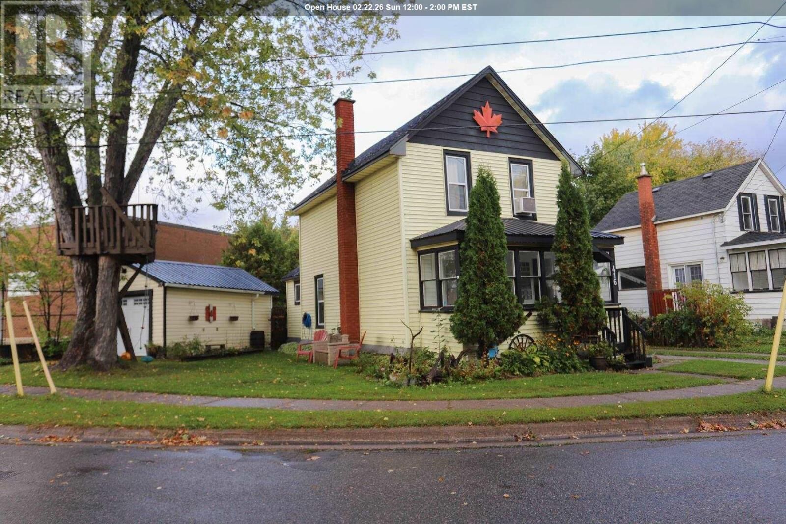 Photo de la propriété:  416 Northland Rd  ON P6C 3N6 