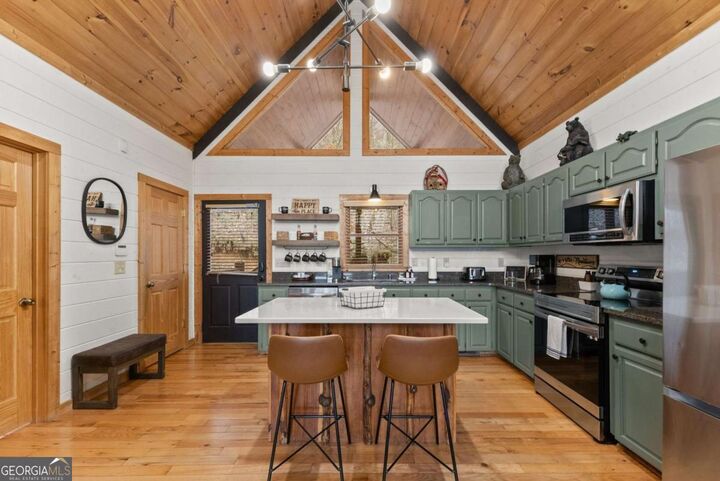 Property Photo:  437 Spruce Circle  GA 30559 