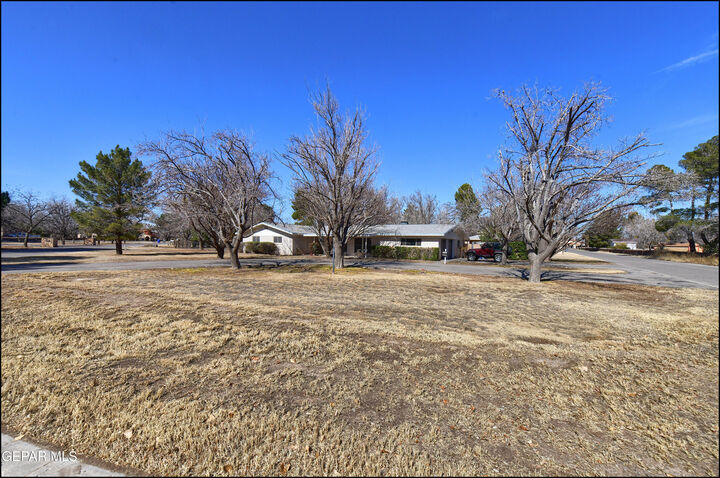 Property Photo:  1051 Villa Linda Way  TX 79932 