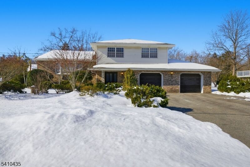 Property Photo:  115 Griffith Dr  NJ 07981 