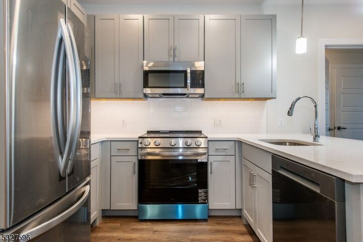 Property Photo:  515 Union Blvd  NJ 07512 