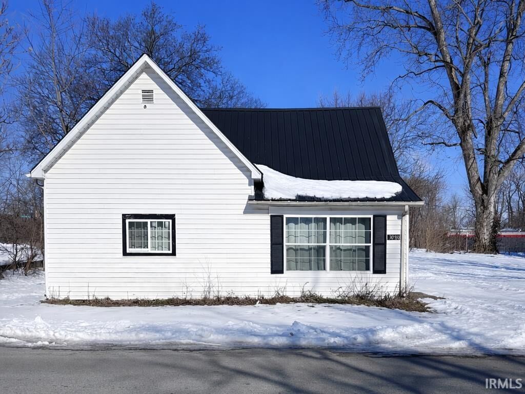 Property Photo:  3080 E Linn Avenue  IN 47805-1829 