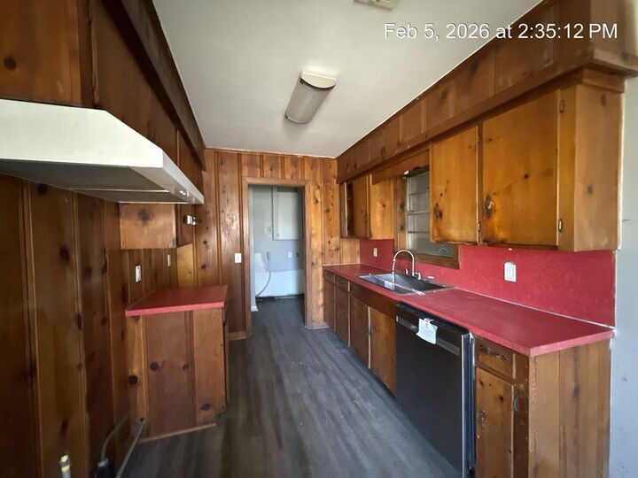 Property Photo: 204 West Walnut Street TX 75949