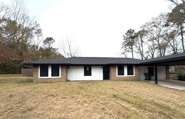 Property Photo:  208 Perry Drive  TX 75964 