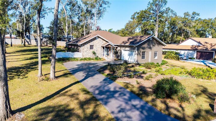 Property Photo: 12601 Timber Run FL 33525