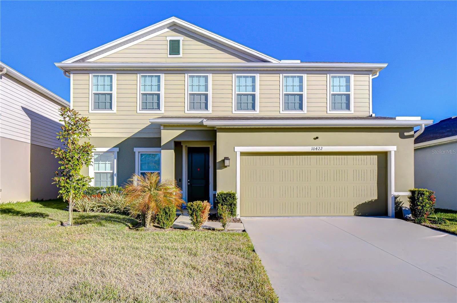 Property Photo: 10422 Gliding Eagle Way FL 34638