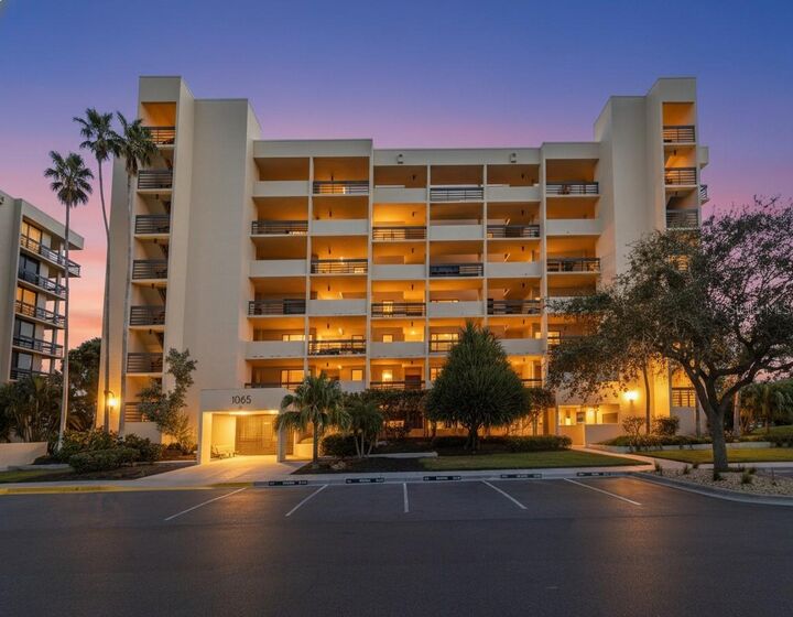 Property Photo:  1065 Gulf Of Mexico Drive 305  FL 34228 