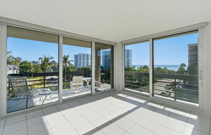 Property Photo: 1065 Gulf Of Mexico Drive 305 FL 34228
