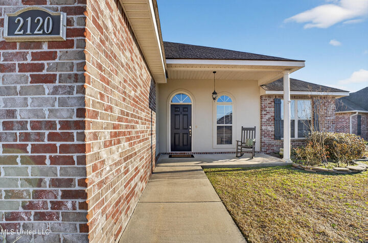 Property Photo:  2120 Eva Avenue  MS 39564 