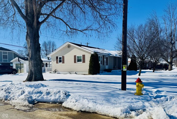 Property Photo: 103 W Freeman Avenue IN 47274