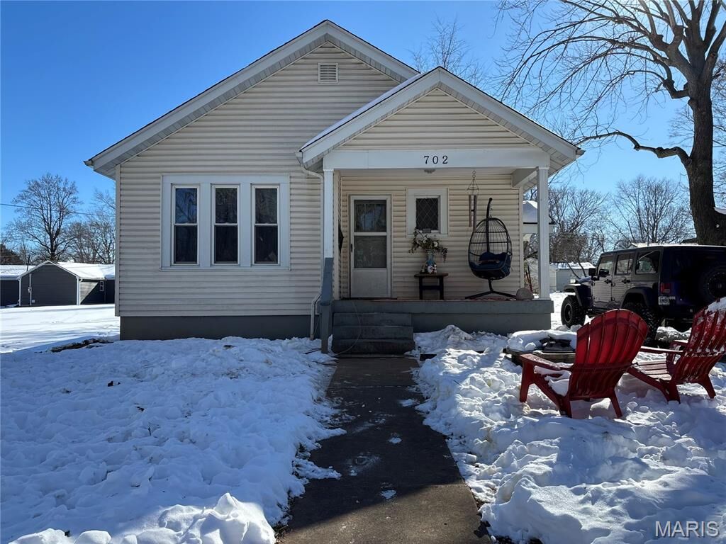 Property Photo:  702 Overton Street  MO 63640 