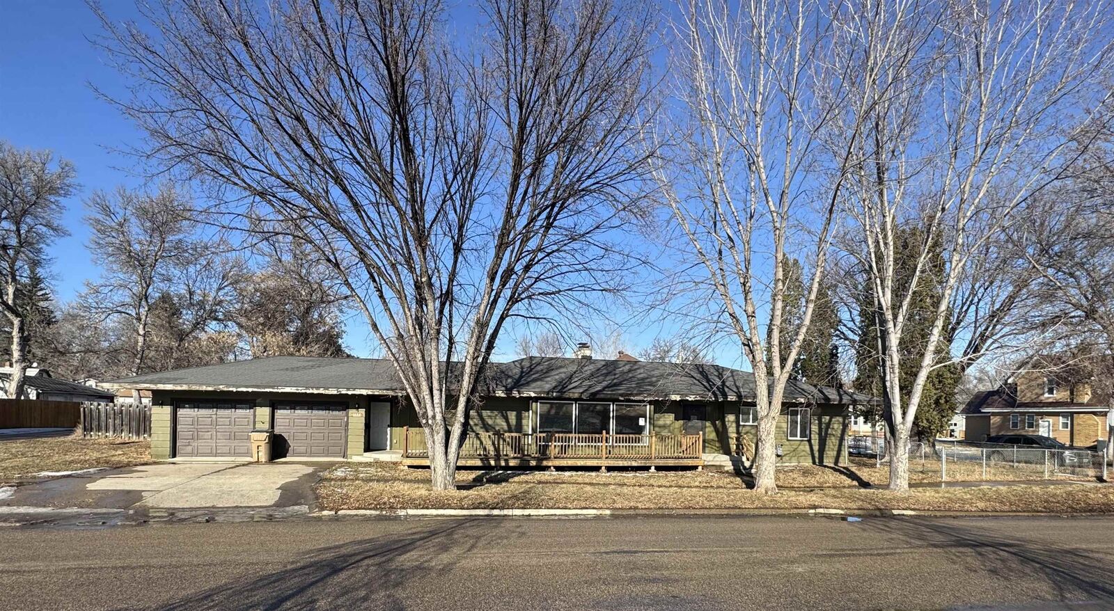 Property Photo: 1000 7th Ave NW ND 58703