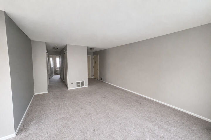 Property Photo: 5850 Fresno Court A IL 60133
