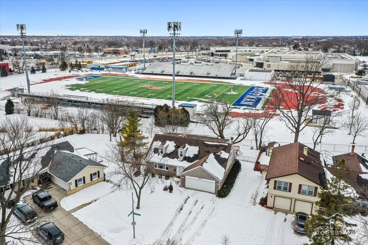 Property Photo:  931 Canterbury Drive  IL 60195 