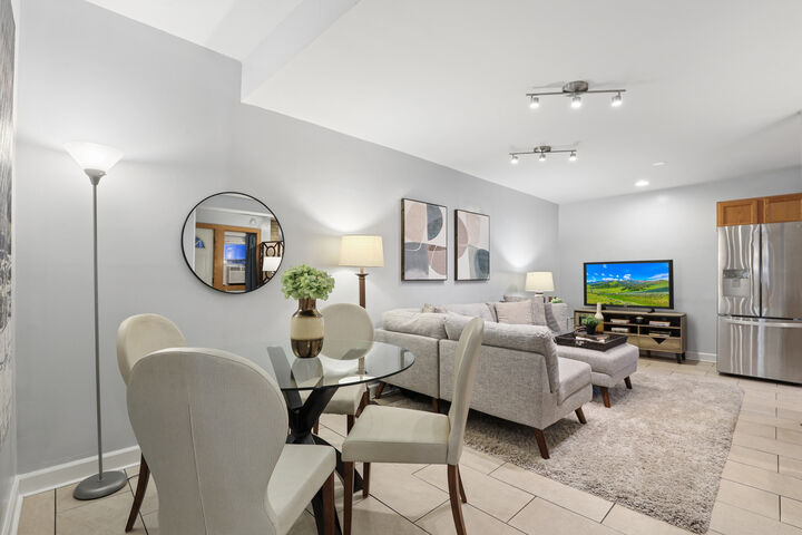 Property Photo:  1442 W Fargo Avenue Ge  IL 60626 