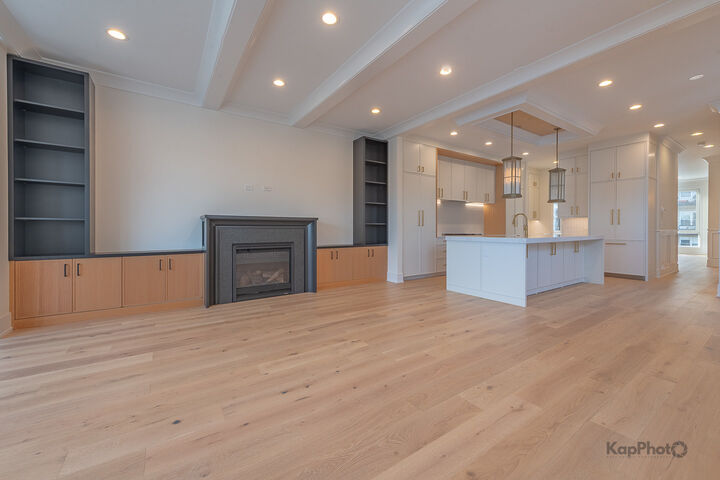 Property Photo:  4017 N Albany Avenue  IL 60618 