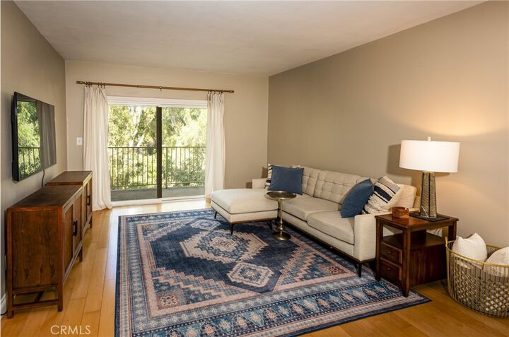 Property Photo:  1108 Camino Real  CA 90277 