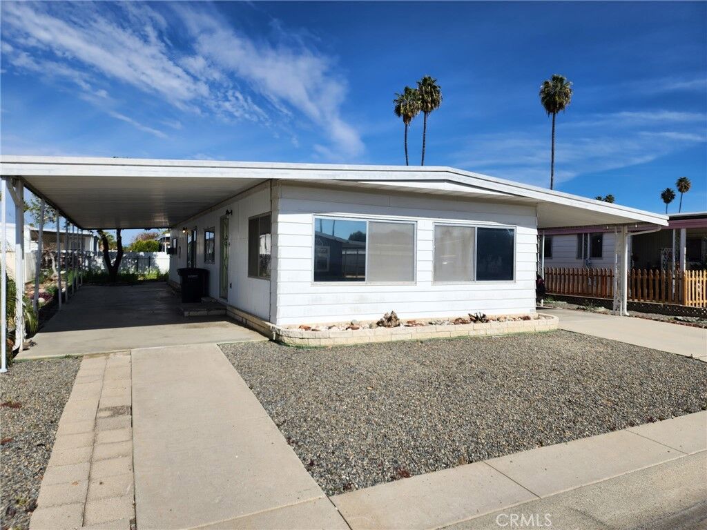 Property Photo:  711 San Mateo Circle  CA 92543 