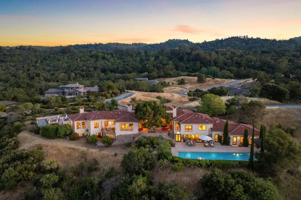 Property Photo:  7 Redberry  CA 94028 