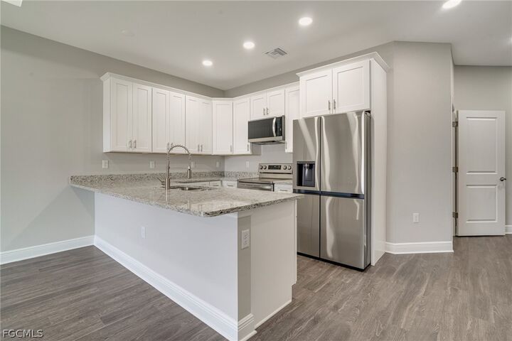 Property Photo: 809 Agnes Avenue FL 33971