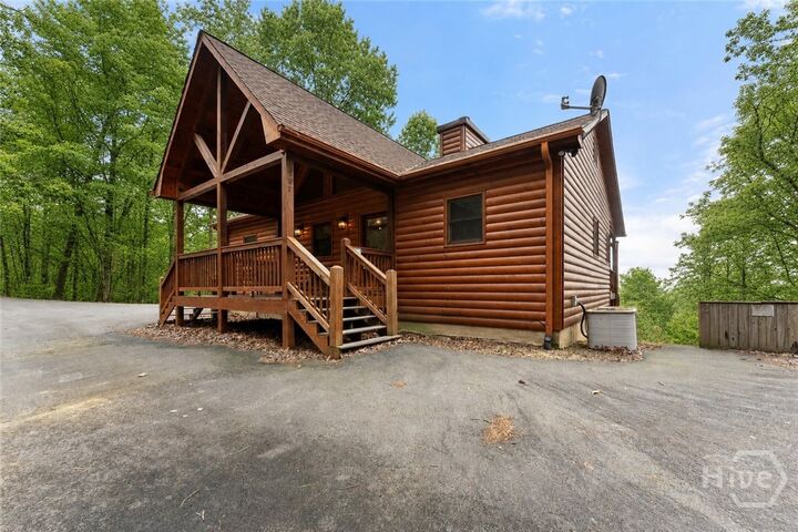 Property Photo:  437 Spruce Circle  GA 30559 