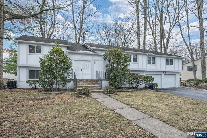 Property Photo:  36 Yellow Brick Road  NJ 07470 