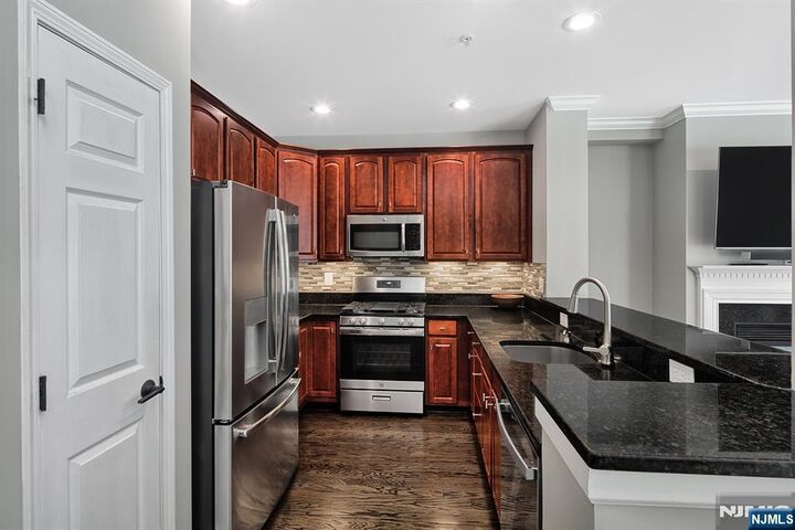 Property Photo:  137 Abbie Court  NJ 07093 