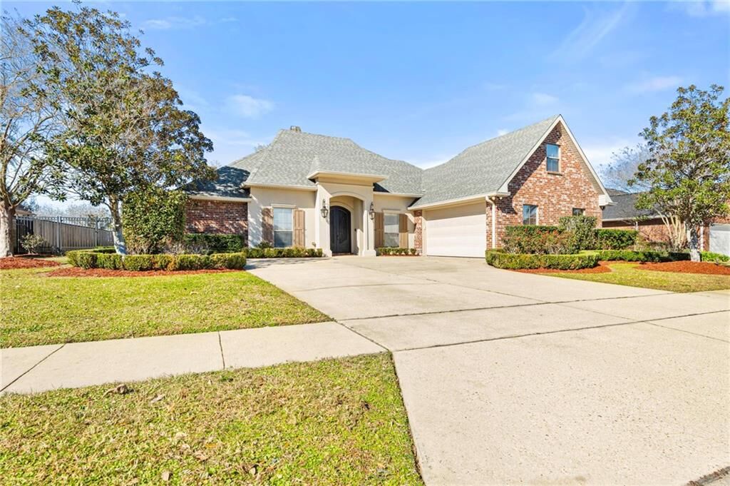 Property Photo:  109 Lac Cypriere Drive  LA 70070 