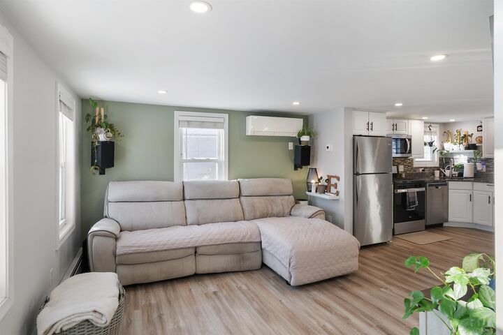 Property Photo: 402 Daniel Webster Highway NH 03054