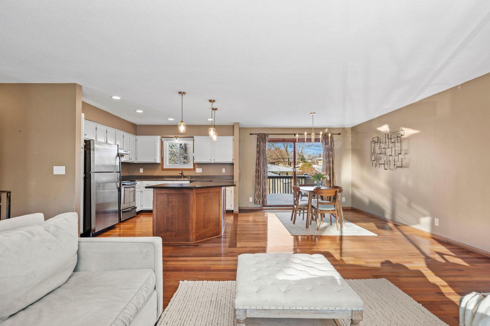 Property Photo:  2254 Pennsylvania Avenue S  MN 55426 