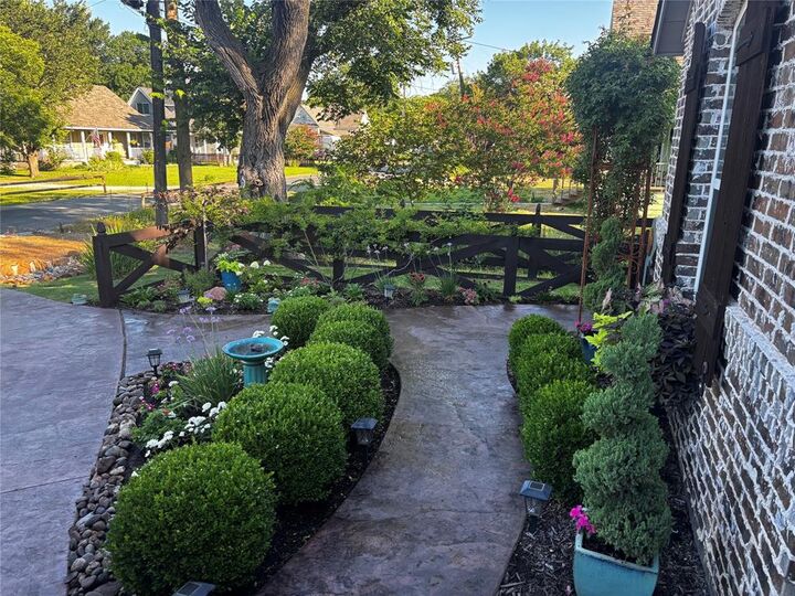 Property Photo: 523 S Dallas Street TX 75495