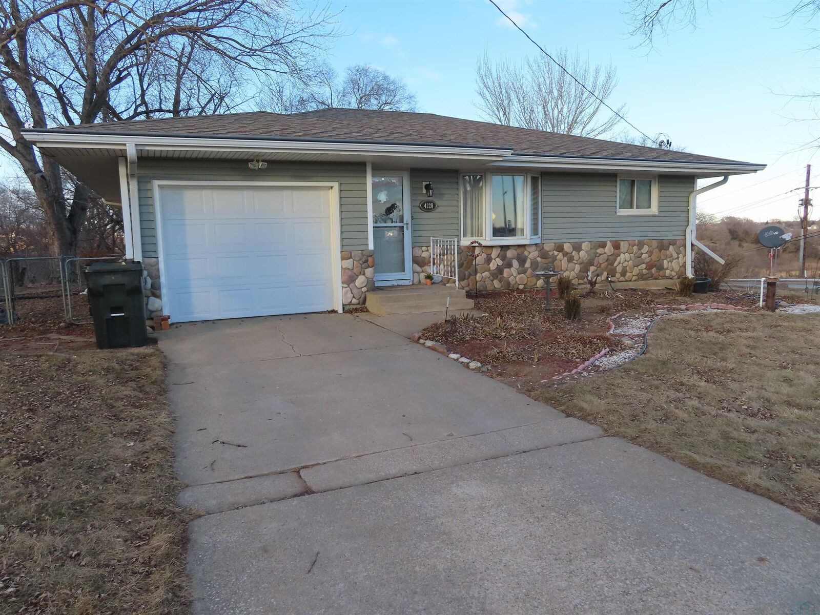 Property Photo:  4228 Old Lakeport Road  IA 51106 