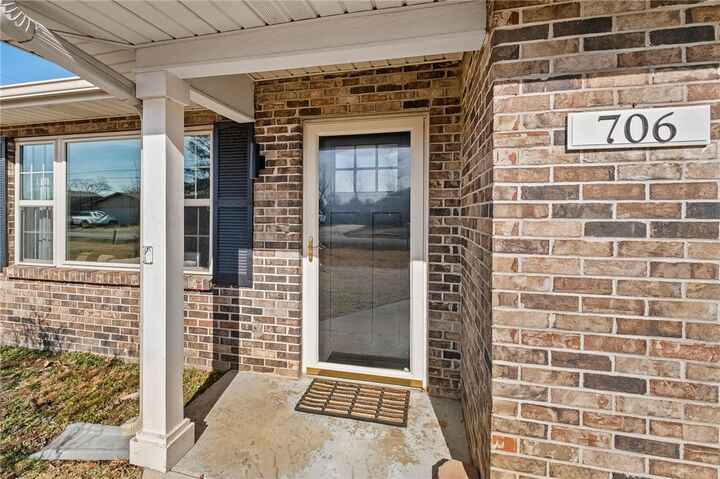 Property Photo:  706 NW 14th Street  AR 72712 