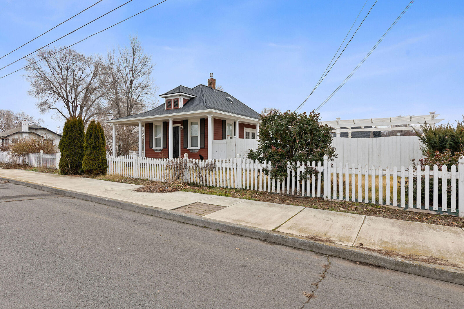 Property Photo:  125 SE D Street  OR 97741 