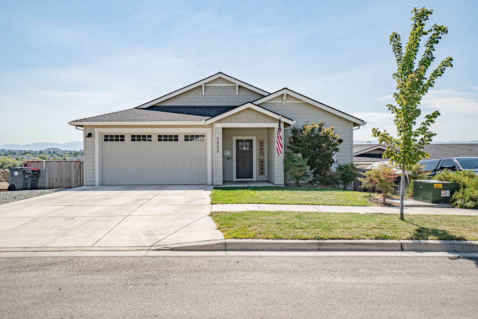 Property Photo:  2008 Hondeleau Lane  OR 97504 