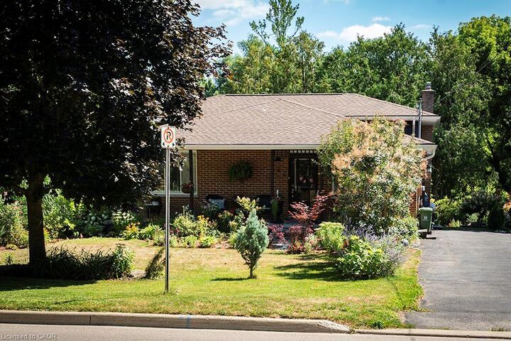 Property Photo:  144 Canterbury Street  ON N5C 1C8 