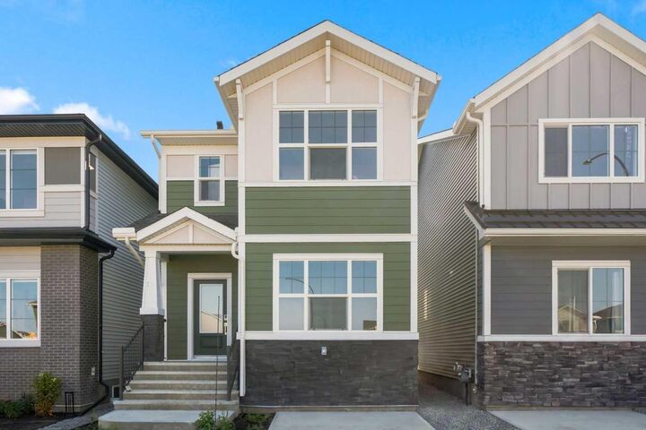 76 Buffaloberry Manor SE — photo 1
