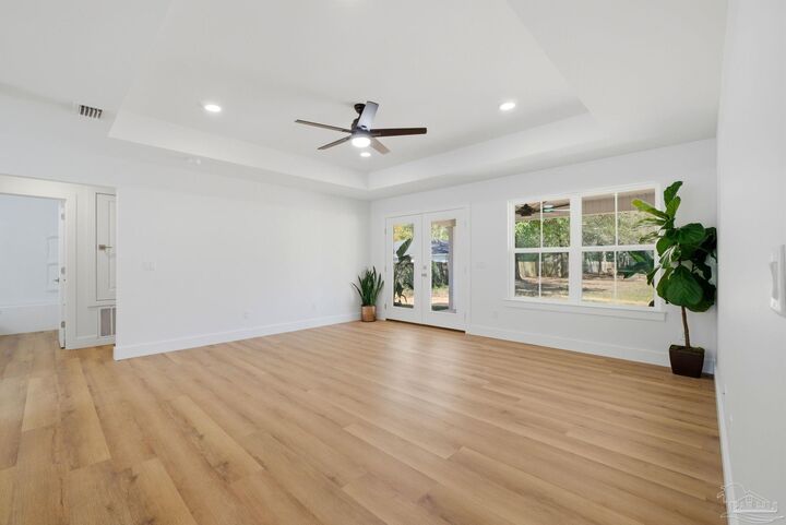 Property Photo: 4564 Galt City Rd FL 32583