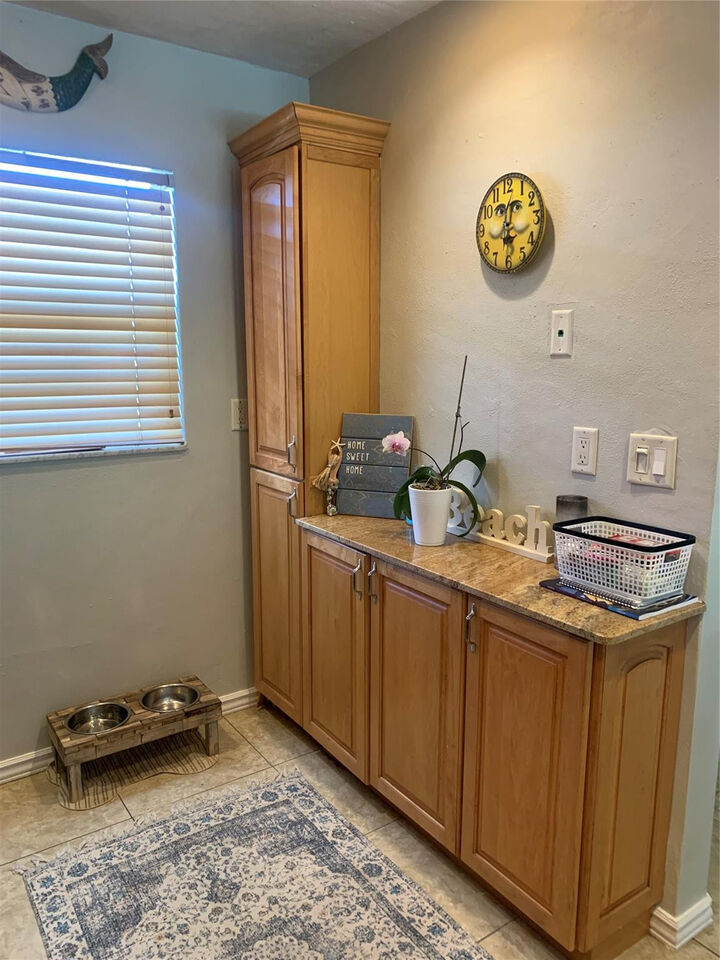 Property Photo:  1400 NE 57th Street 302  FL 33334 